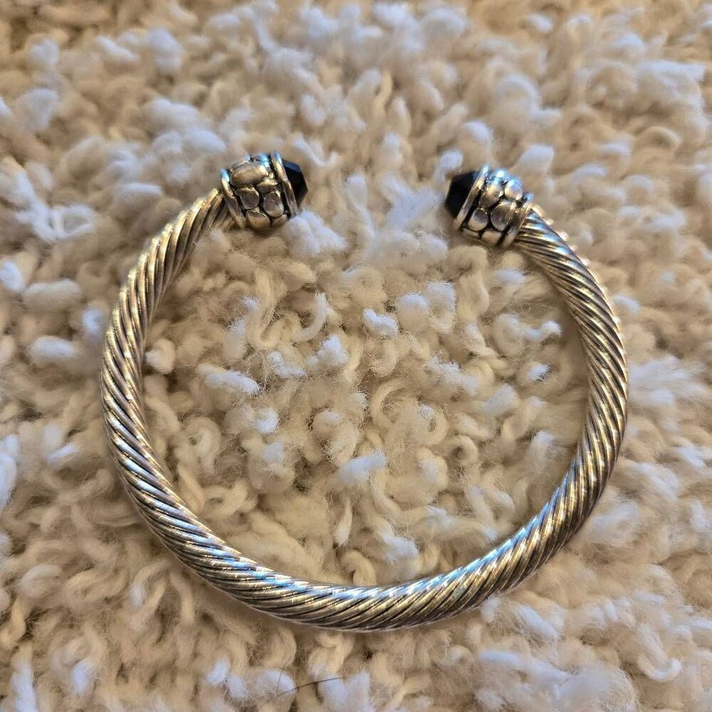 Silver Twist Cuff Bracelet Jet Bead